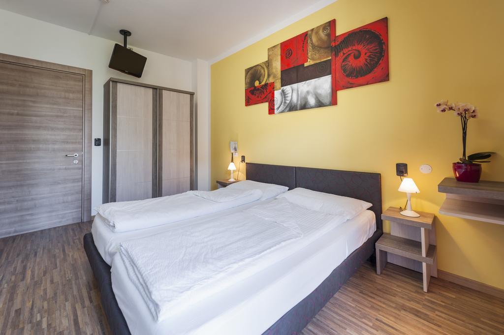 Hotel Garni Ischia มัลเชซิเน ห้อง รูปภาพ
