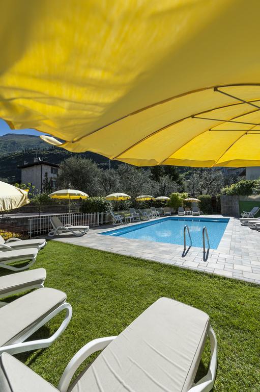 Hotel Garni Ischia มัลเชซิเน ภายนอก รูปภาพ