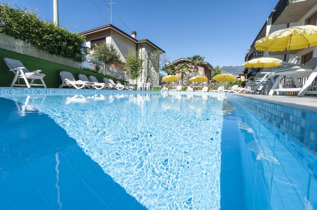 Hotel Garni Ischia มัลเชซิเน ภายนอก รูปภาพ