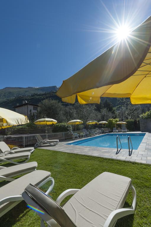 Hotel Garni Ischia มัลเชซิเน ภายนอก รูปภาพ